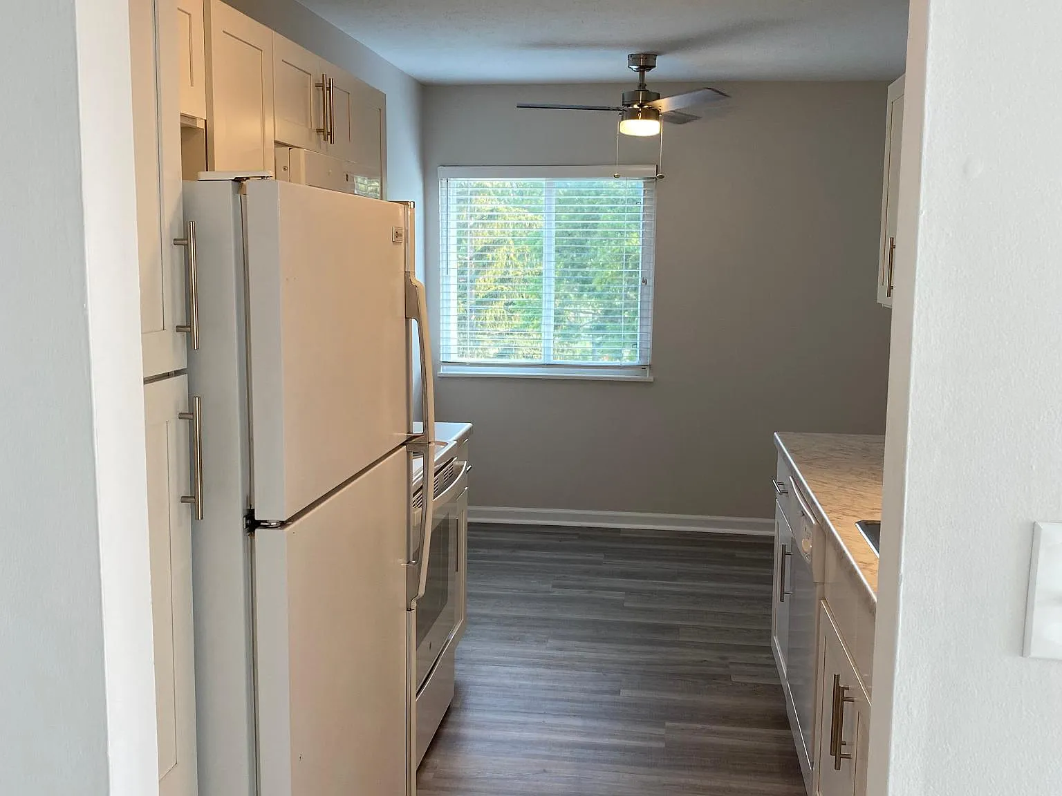 1 bed, 780 sqft, $1,350 — Photo 2