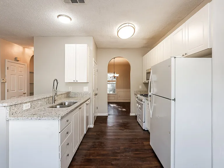 5929 Rosie Ln SE — Photo 8