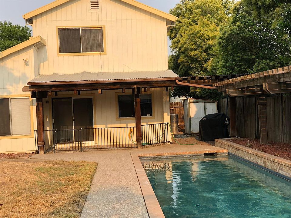 1st image of 8446 Sunny Lake Way