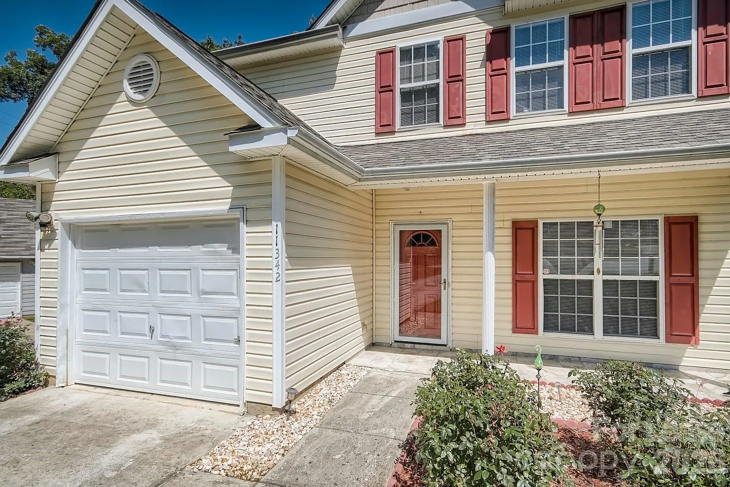 4 bed, 2.5 bath, 1536 sqft, $1,925 — Photo 3