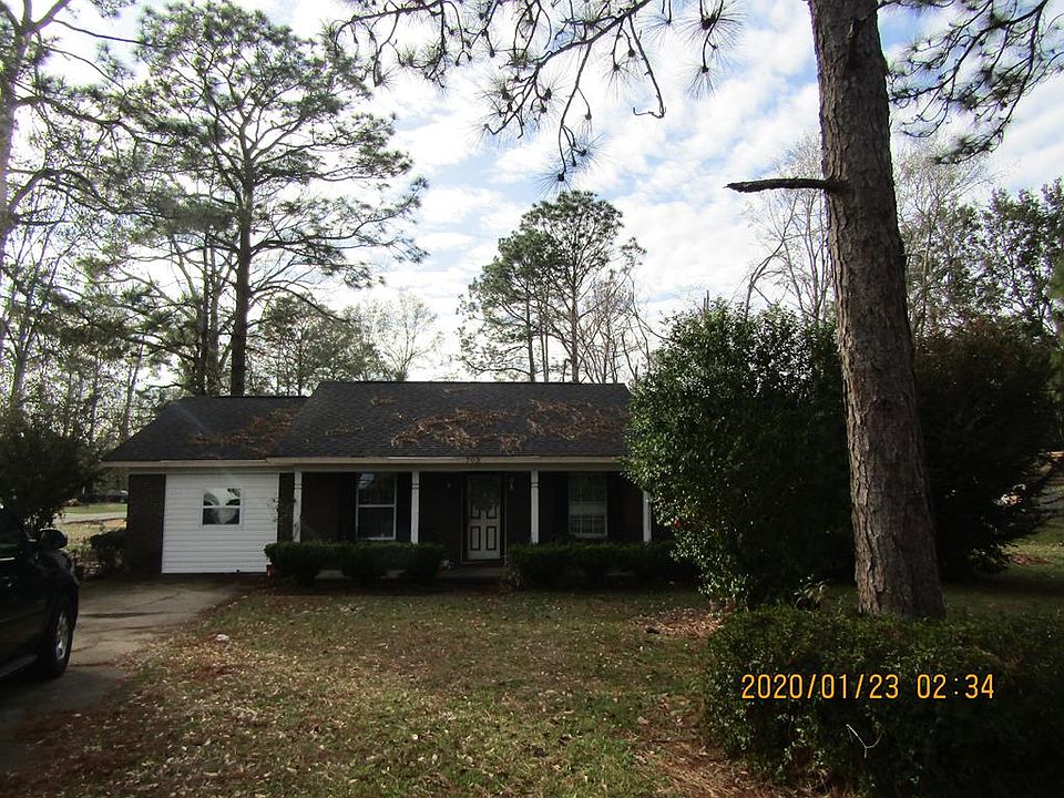 1st image of 703 Lake Dr