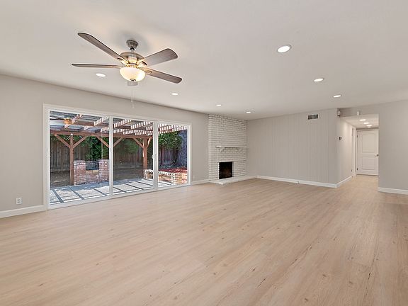 3rd image of 1529 Elmar Way