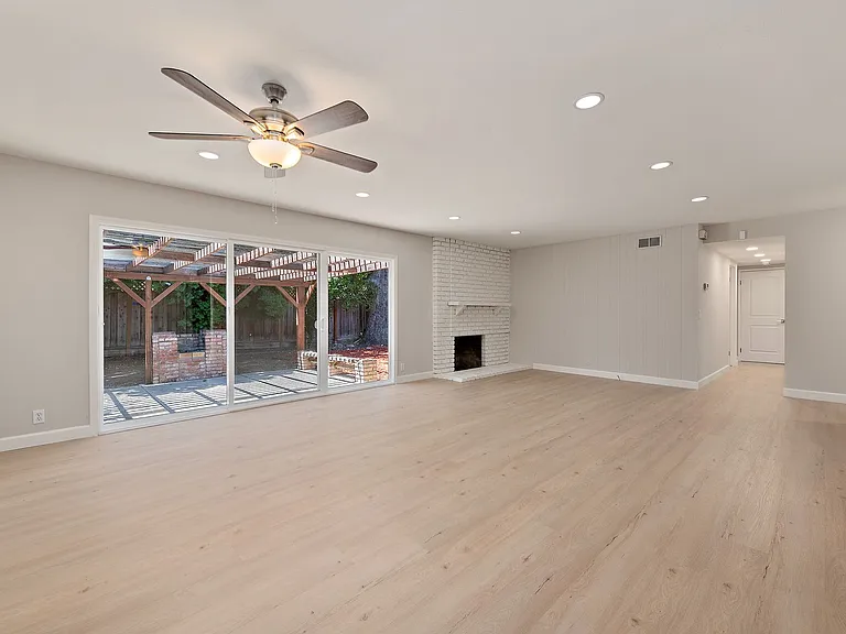 1529 Elmar Way — Photo 6