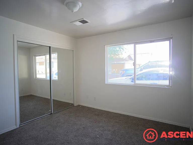 528 Jackson St — Photo 5