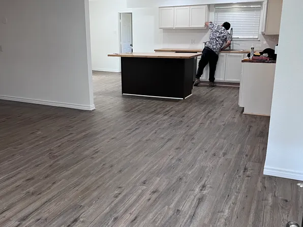 108 Leslie St, Bonham, TX 75418