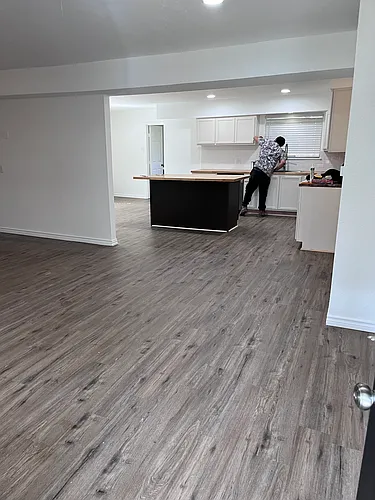 108 Leslie St Photo 1