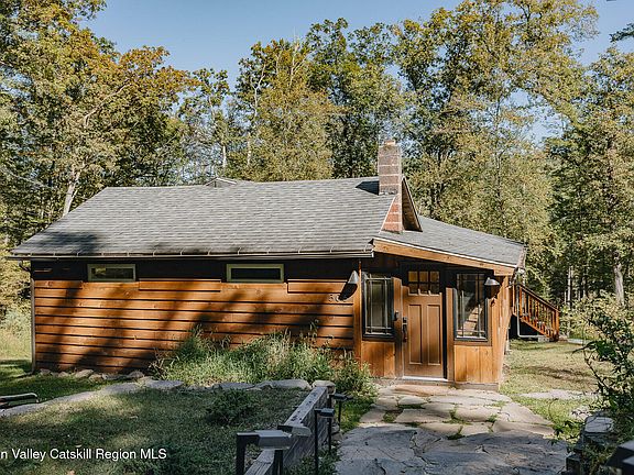 2nd image of 506 Lake Shore Lane