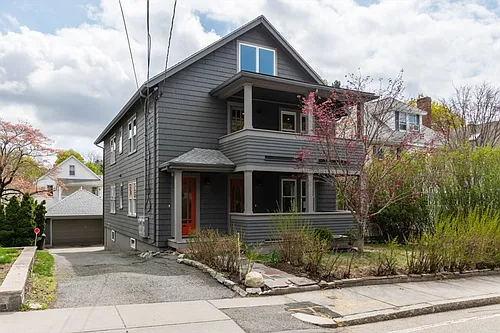 219 Common St #1 Photo 1