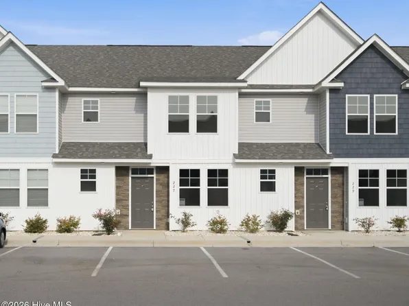 227 Sandy Cove Lane, Sneads Ferry, NC 28460