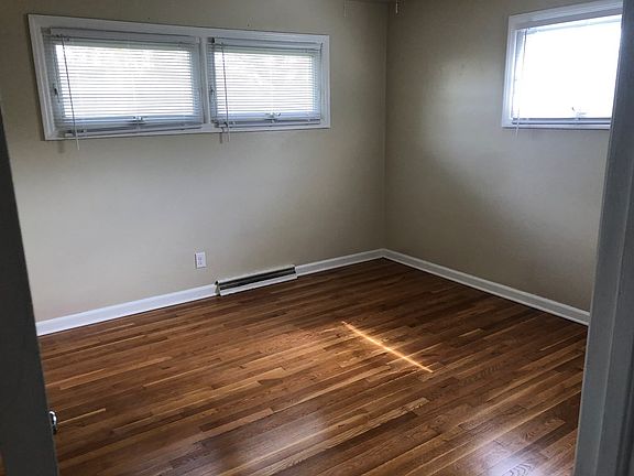 3rd image of 320 N Woodberry Ave