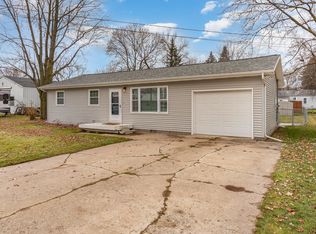 214 7th St, Breckenridge, MI 48615