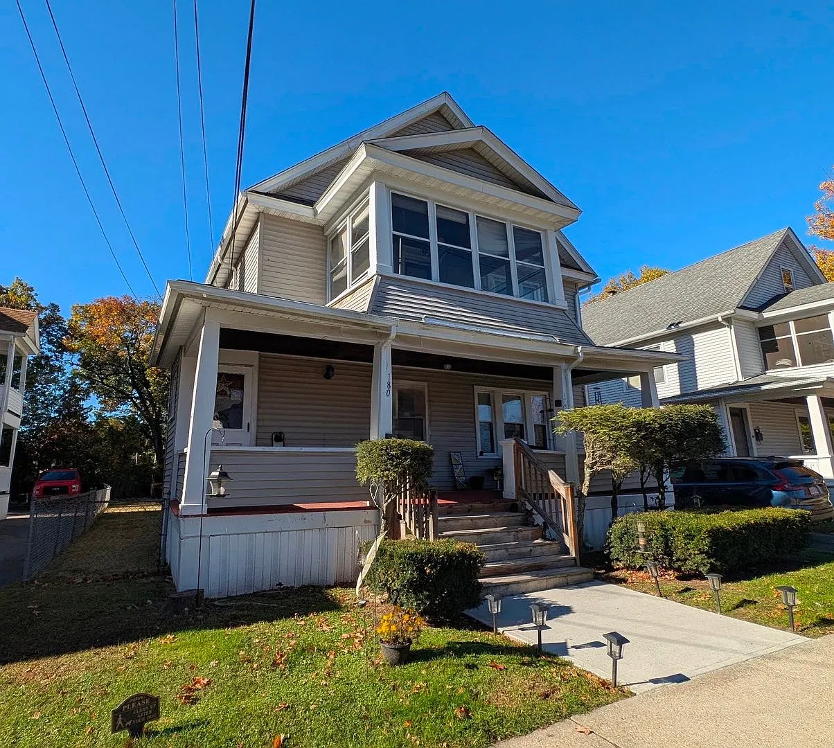 178-180 Woodlawn — Photo 1
