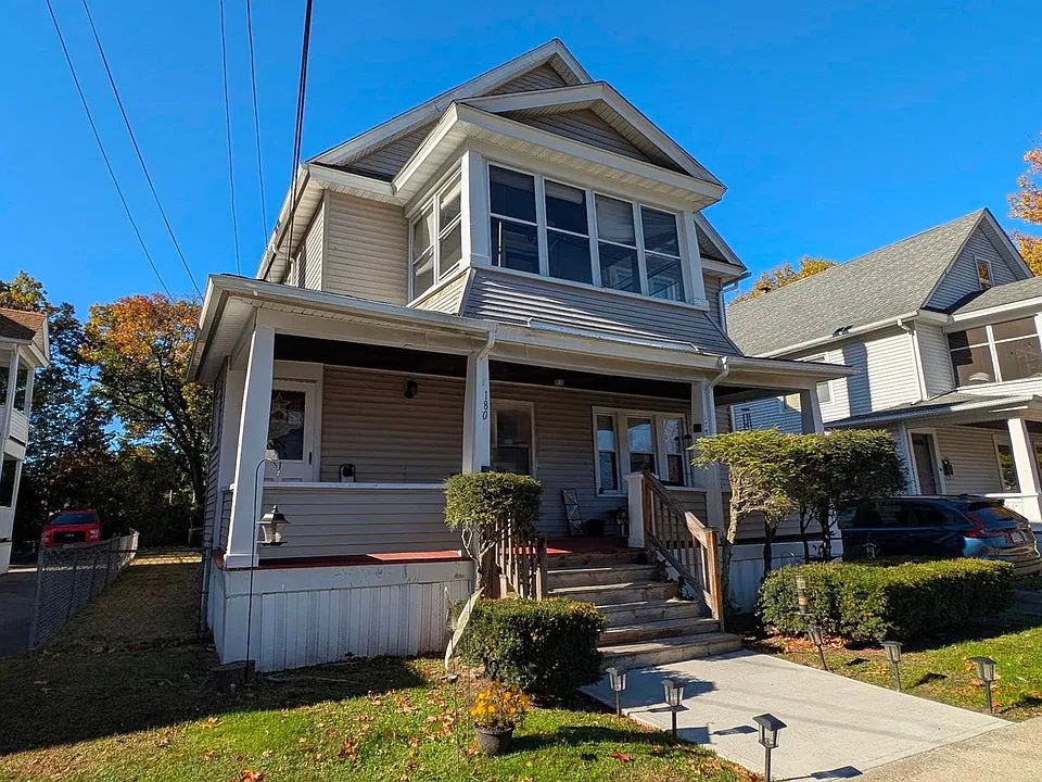 178-180 Woodlawn St