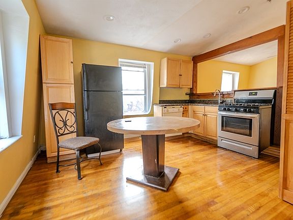 3rd image of 45 Tudor St #9