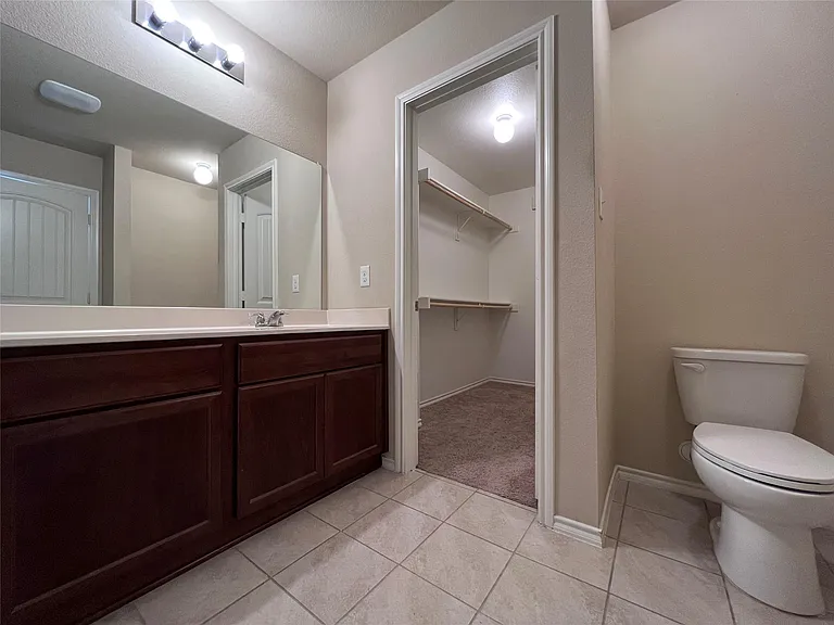 319 Plum Dr — Photo 5