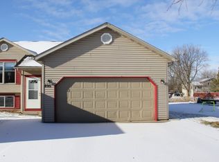895 Ridge View Dr, Hartford, WI 53027