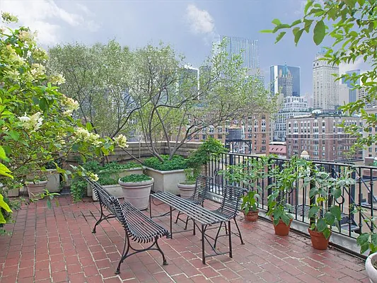 Sold by Sotheby's International Realty | media 20