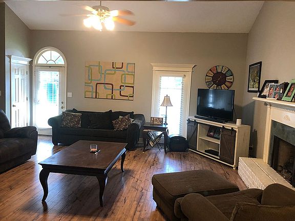 2nd image of 124 Southwind Dr
