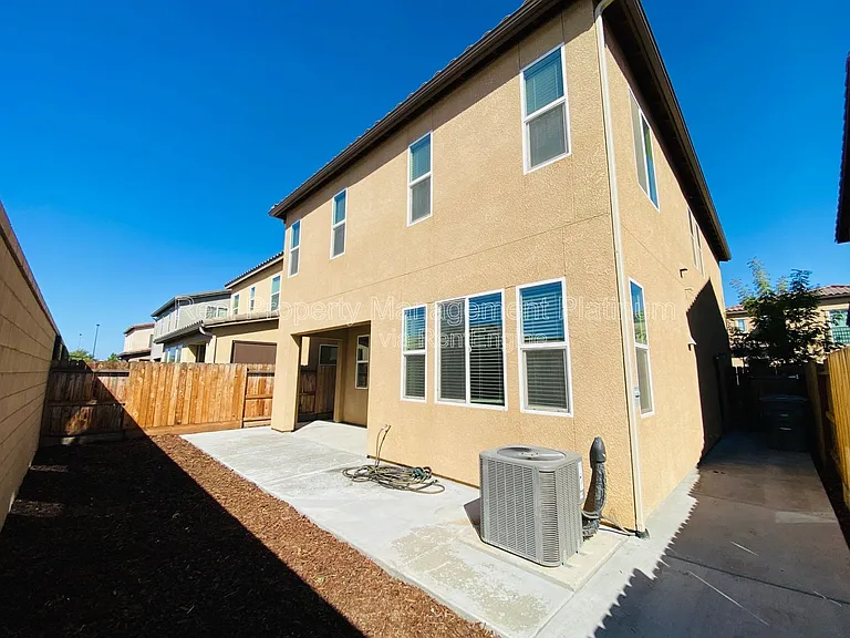2534 Mustang Dr — Photo 42