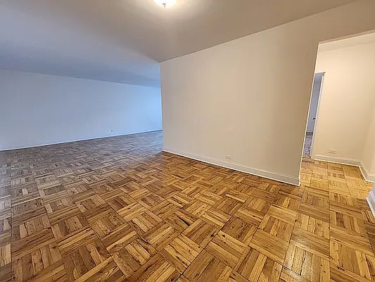 3rd image of 125-10 Queens Blvd #606