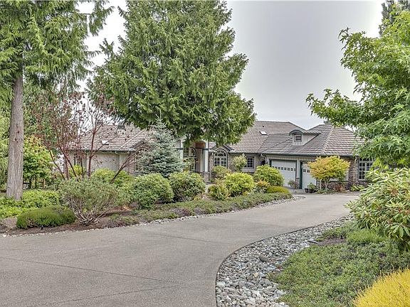 5th image of 132 N Breakerpoint Pl