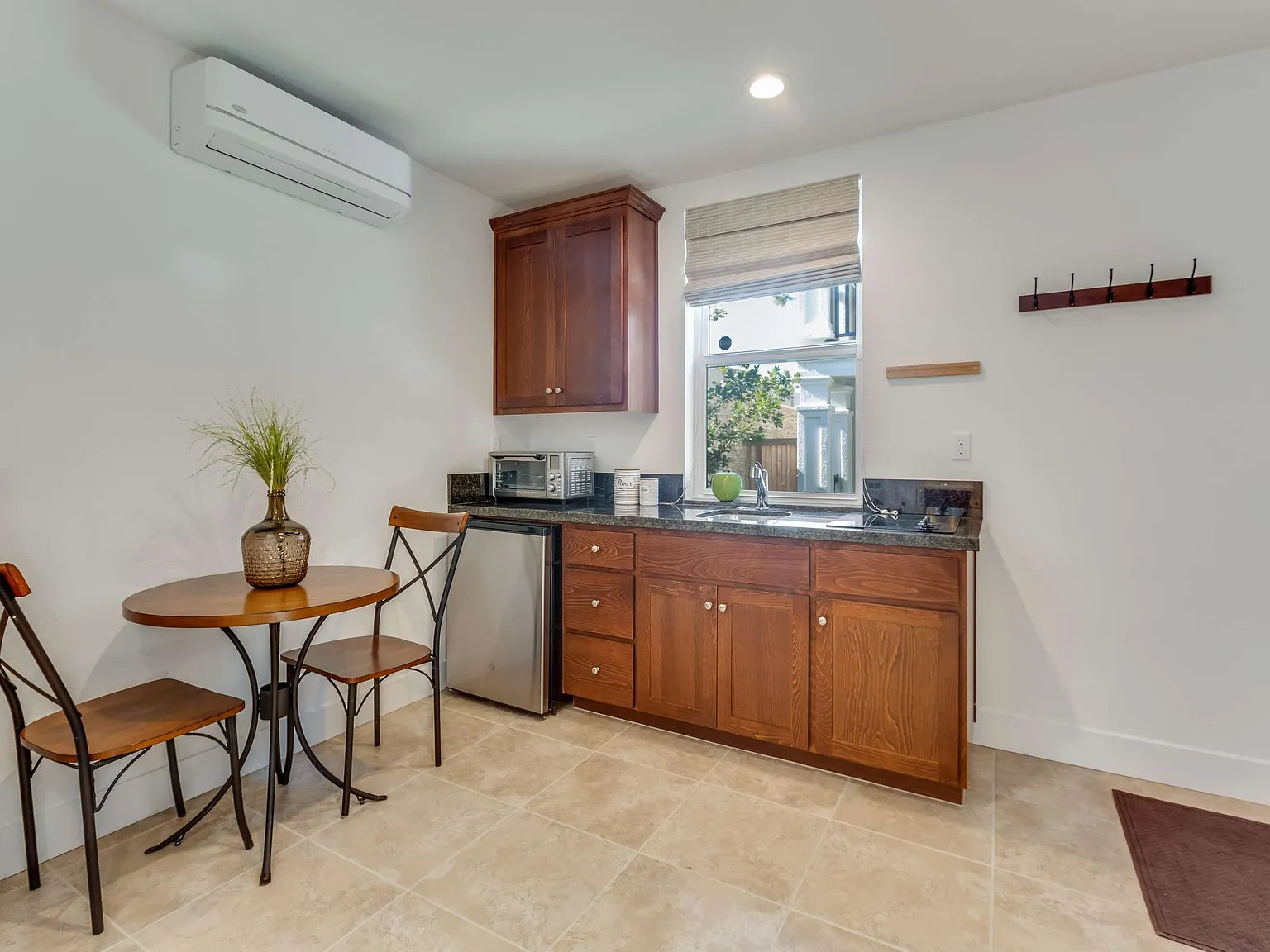 Studio, 310 sqft, $1,800 — Photo 3