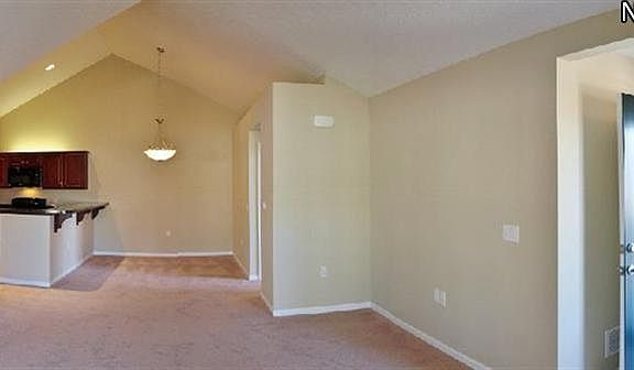 3rd image of 2760A Canterbury Cir