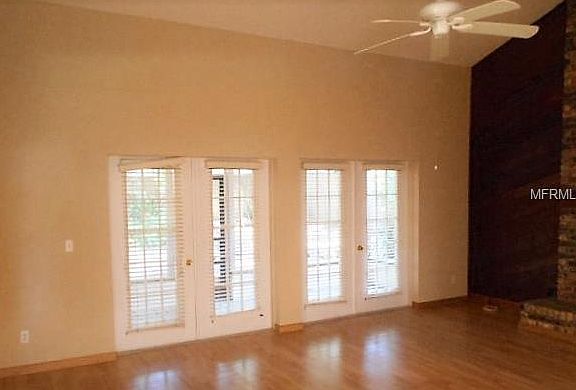 5th image of 880 Harbor Hill Dr