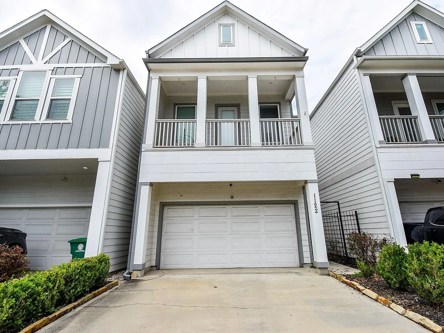 4 bed, 3.5 bath, 3042 sqft, $3,600 — Photo 2