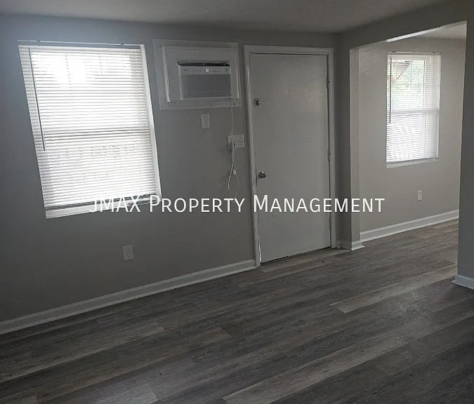 809 Westside Blvd NW #B — Photo 2