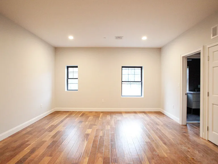 315 Whitney Ave — Photo 5
