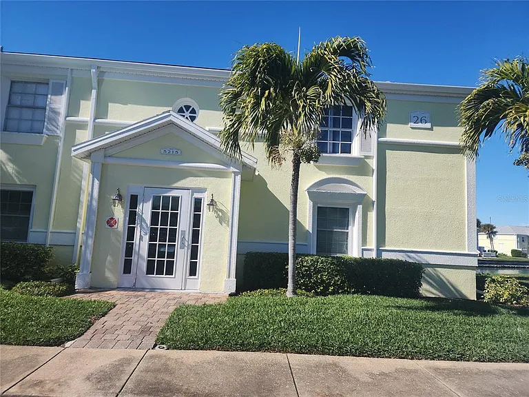 5215 Coquina Key Dr SE #B — Photo 3
