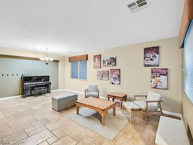11077 Turlington Ln — Photo 14