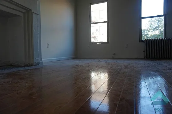 Rented by EXR | media 4