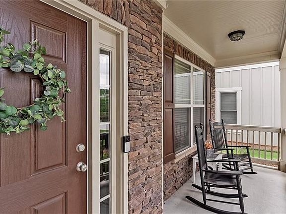 5th image of 1737 Grand Oaks Dr