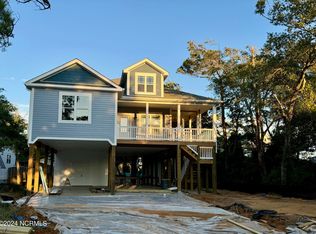 106 NE 52nd St, Oak Island, NC 28465