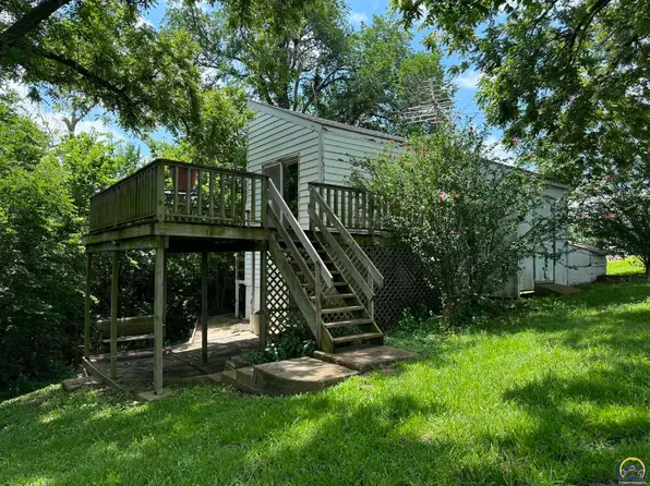 212 S Shore Rd, Council Grove, KS 66846