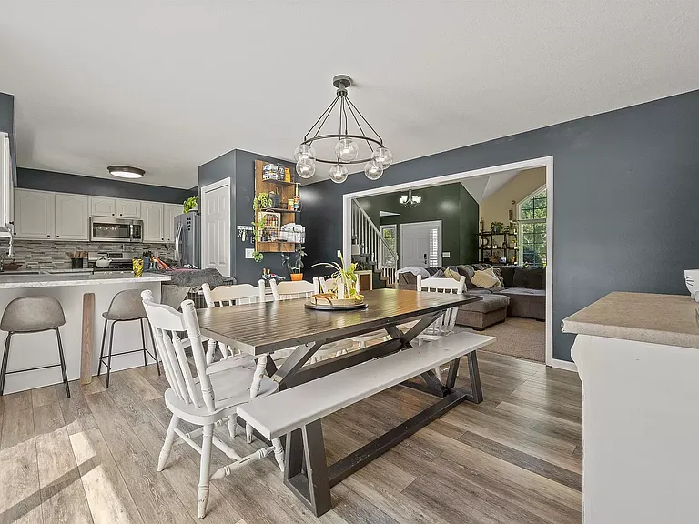 2226 Bluewater Trl — Photo 6