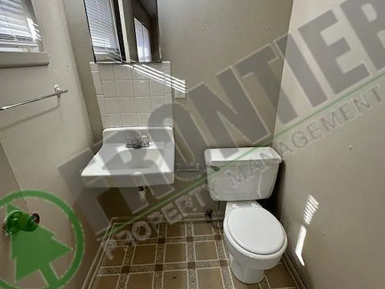 801 S Maguire St — Photo 11