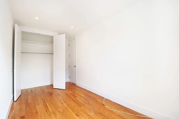 Rented by Uptown Flats LLC | media 23