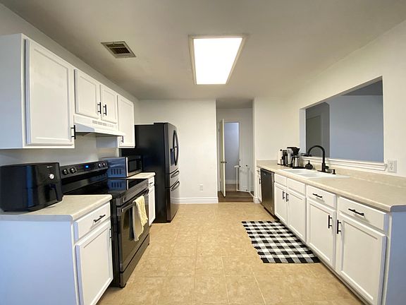 5th image of 620 Whispering Hollow Dr