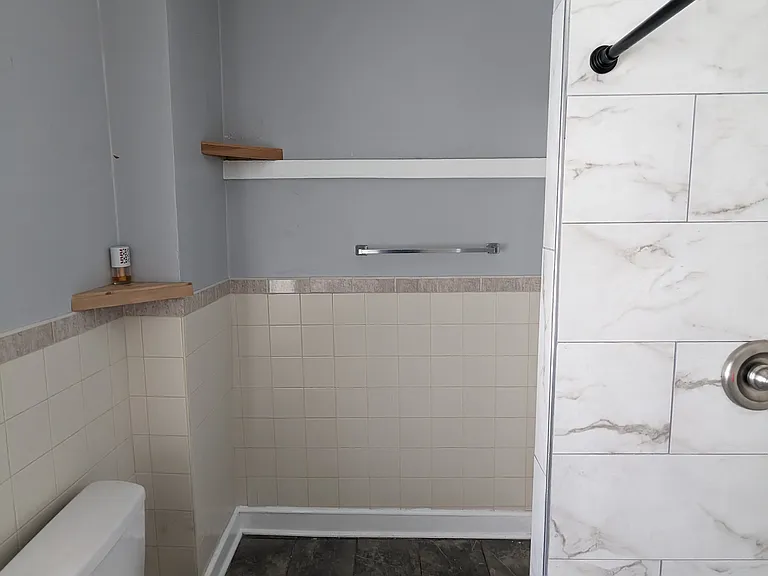 638 N 40th St #2 — Photo 13