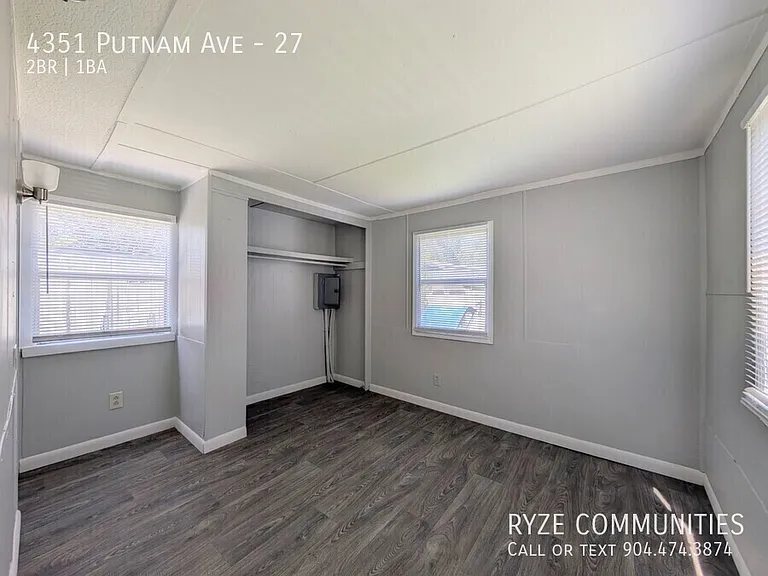 4351 Putnam Ave #27 — Photo 13