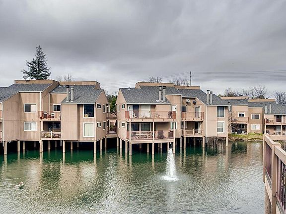 3rd image of 7948 Arcade Lake Ln #39
