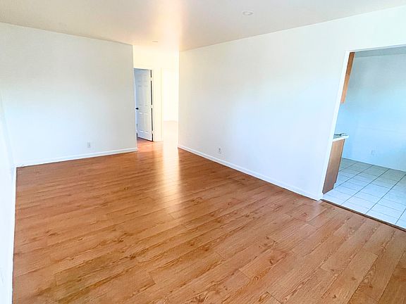 4th image of 2186 Pasetta Dr #3