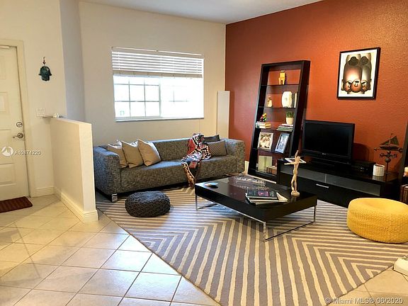5th image of 10710 NW 66th St APT 205