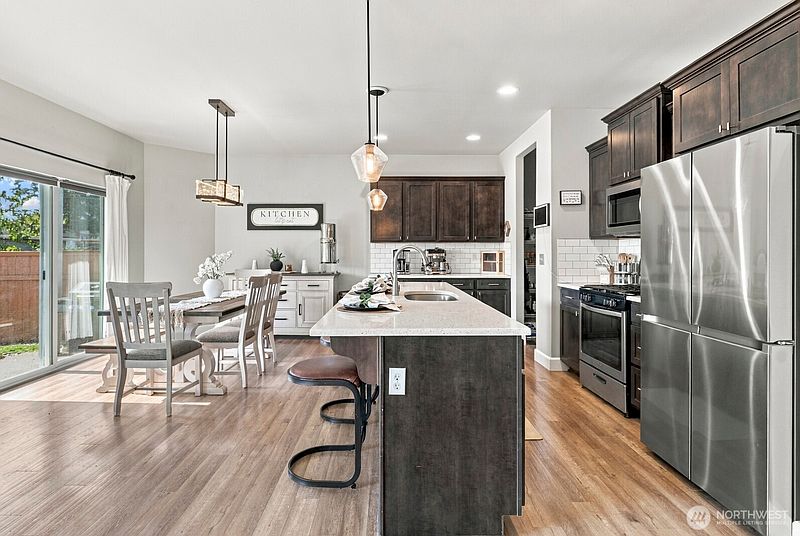 4th image of 9552 Tyler Terrace Court SE