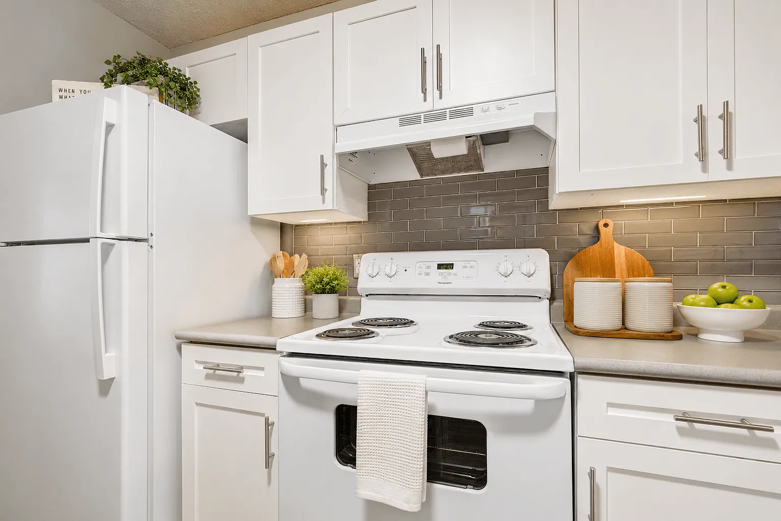 Lakewood I and II Apartment Homes — Photo 1