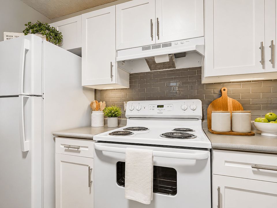 1st image of 50 Lakewood Dr #L802