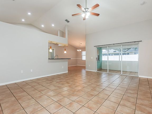 4th image of 2607 Pine Valley Dr
